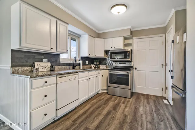 $260,000 | 114 Lakeshire Drive, Crossville, TN 38558