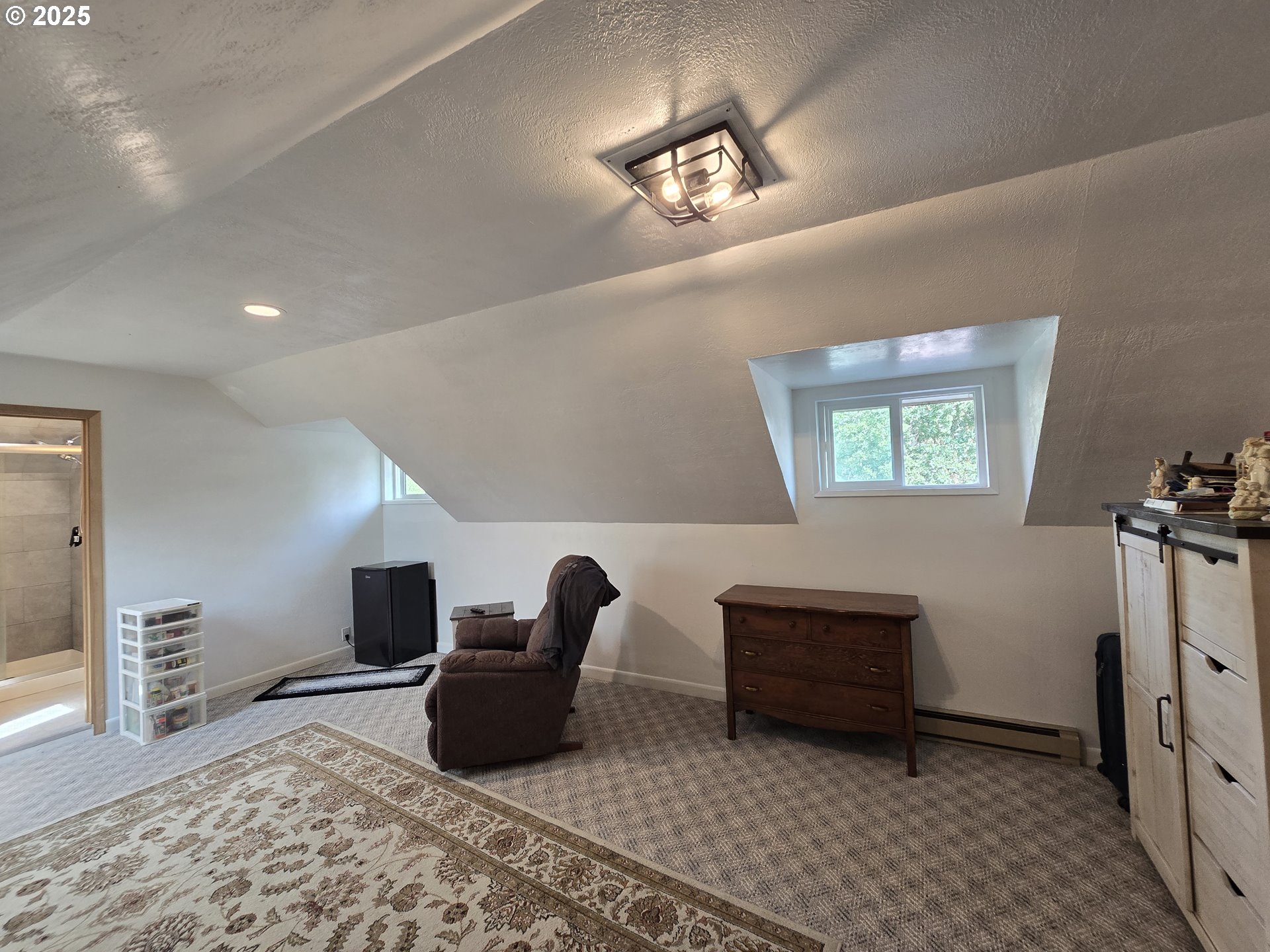 407 Residence Street Enterprise, OR 97828 - Photo 30 of 43 a living room with furniture