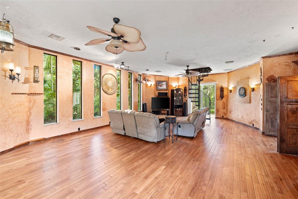 1343 Ranchero Drive Sarasota, FL 34240 - Photo 39 of 68