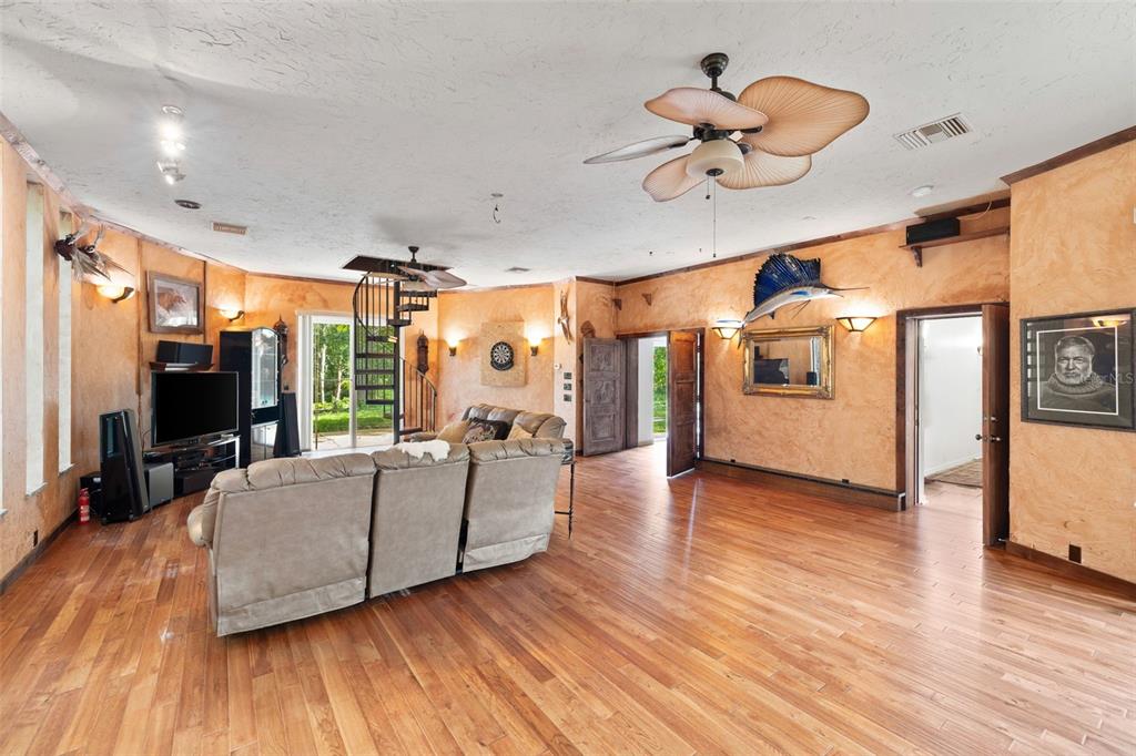 1343 Ranchero Drive Sarasota, FL 34240 - Photo 40 of 68