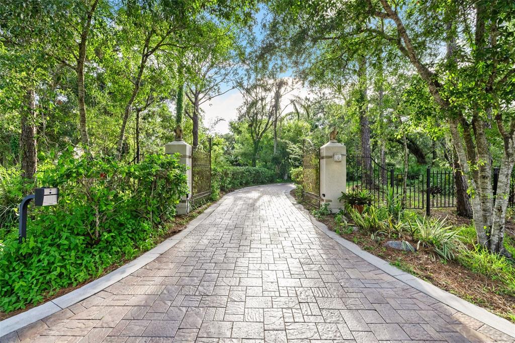 1343 Ranchero Drive Sarasota, FL 34240 - Photo 6 of 68