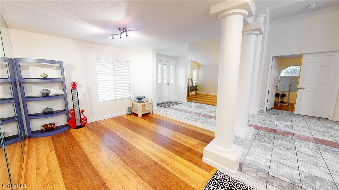 2100 Loggerhead Road Las Vegas, NV 89117 - Photo 4 of 27