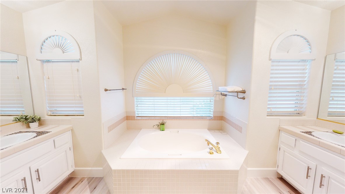 2100 Loggerhead Road Las Vegas, NV 89117 - Photo 6 of 27