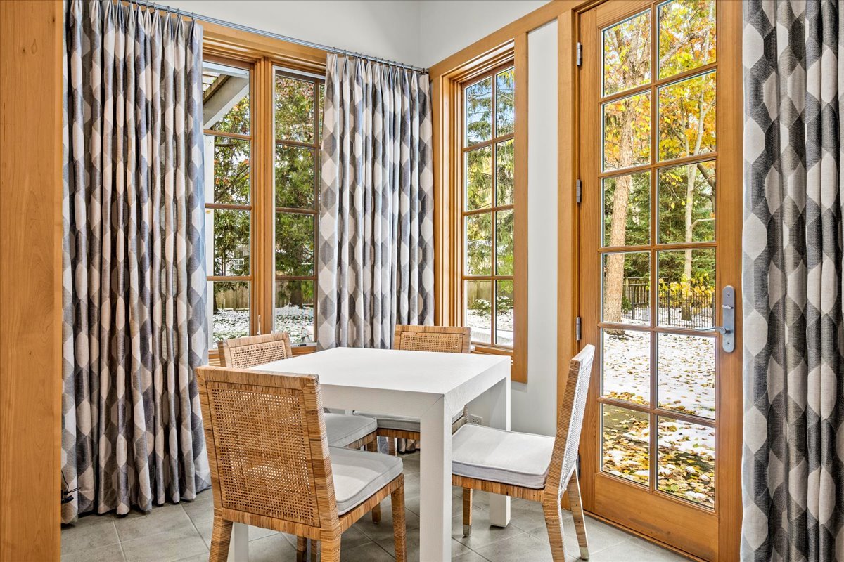 4 Indian Hill Road Winnetka, IL 60093 - Photo 9 of 31