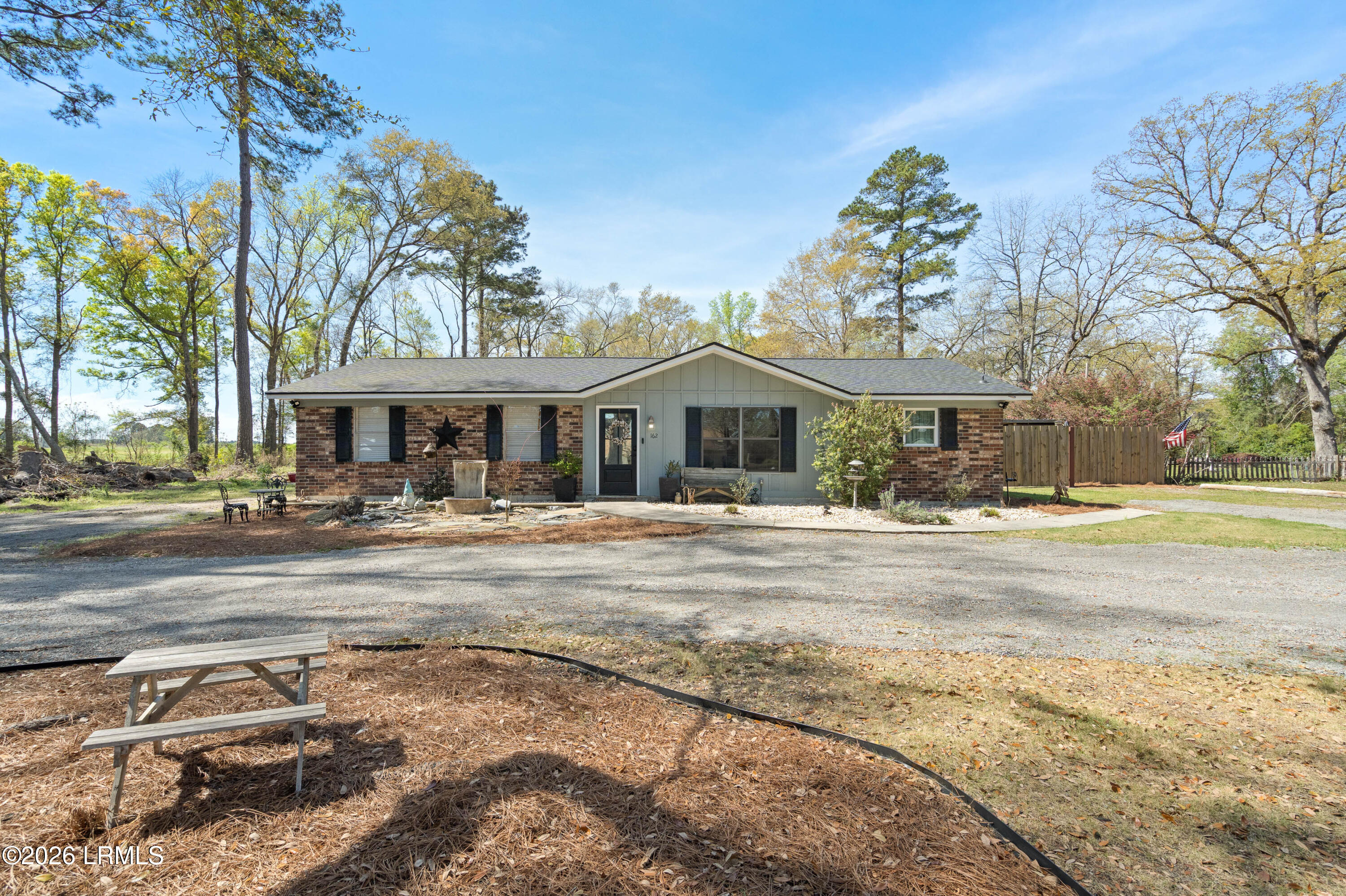 162 Dove Street Ridgeland, SC 29936 - Photo 3 of 51 162 Dove-6
