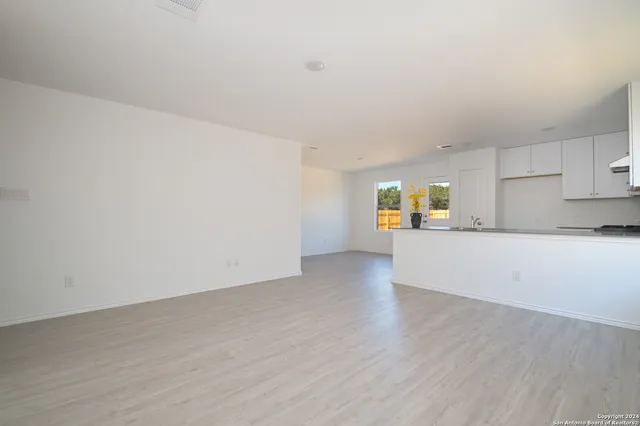 $1,900 | 6235 Chastetree, Bulverde, TX 78163