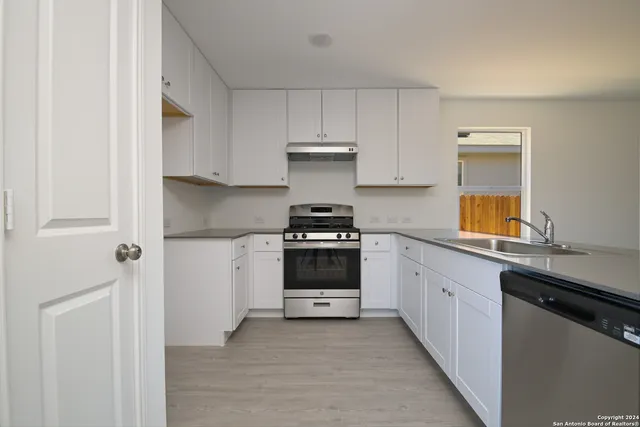 $1,900 | 6235 Chastetree, Bulverde, TX 78163