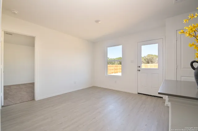 $1,900 | 6235 Chastetree, Bulverde, TX 78163