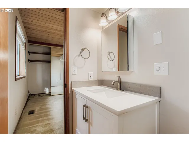 $360,000 | 7968 Southwest Scholls Ferry Road, Beaverton, OR 97008