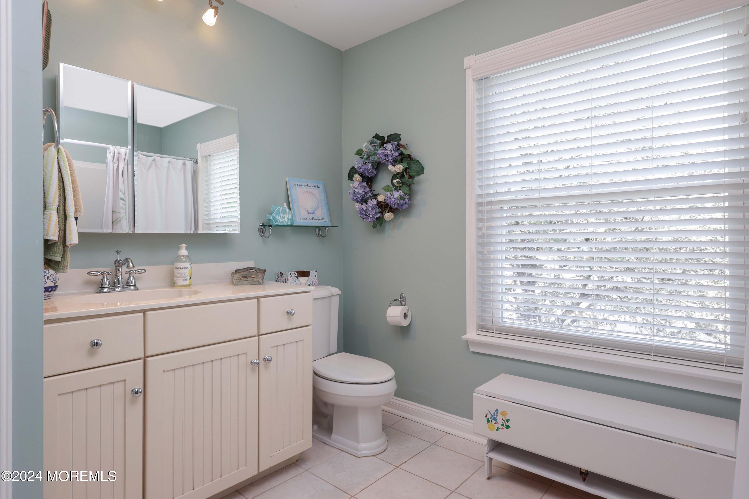 276 Jennings Road Manahawkin, NJ 08050 - Photo 18 of 28 Hall Bath