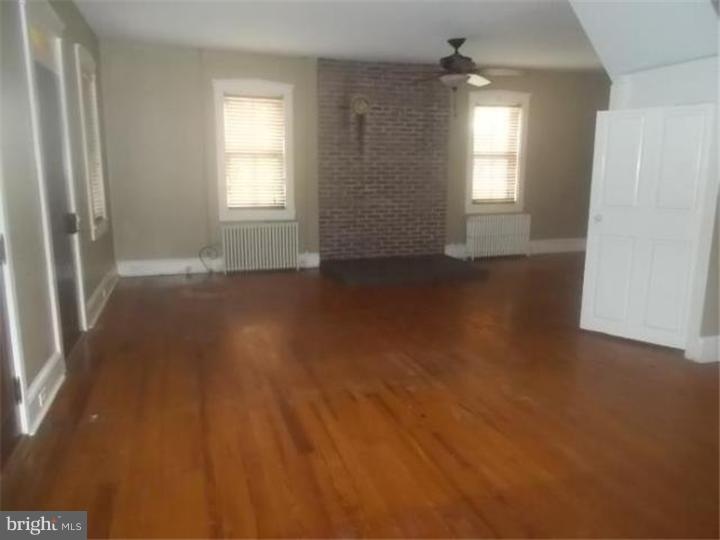 2868 Weaver Road Lancaster, PA 17601 - Photo 6 of 9 Family Room