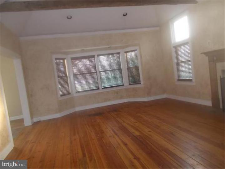 2868 Weaver Road Lancaster, PA 17601 - Photo 7 of 9 Living Room