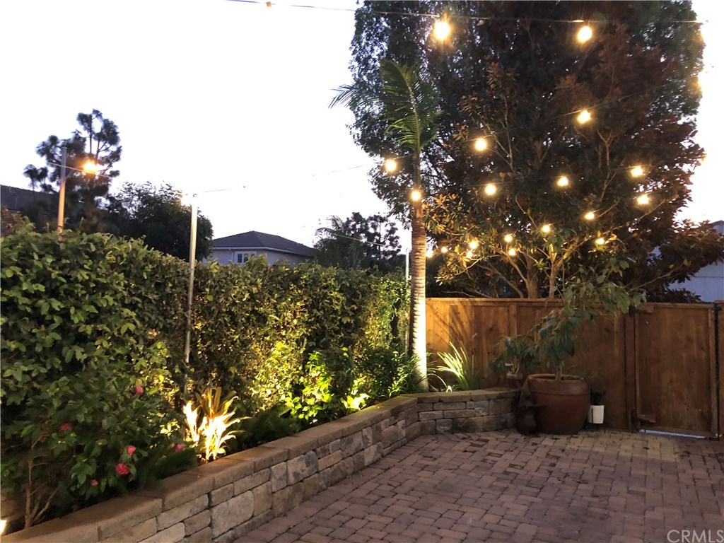 2455 Elden Avenue Costa Mesa, CA 92627 - Photo 3 of 13