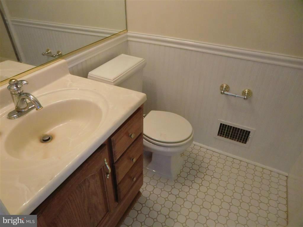 13040 Prices Distillery Road Clarksburg, MD 20871 - Photo 16 of 30 Bath (Master)