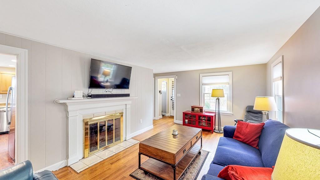 223 Emerson Street Springfield, MA 01118 - Photo 3 of 42 Gallery Image 3