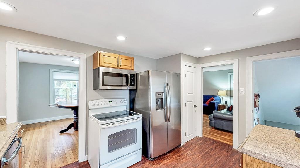 223 Emerson Street Springfield, MA 01118 - Photo 10 of 42 Gallery Image 10