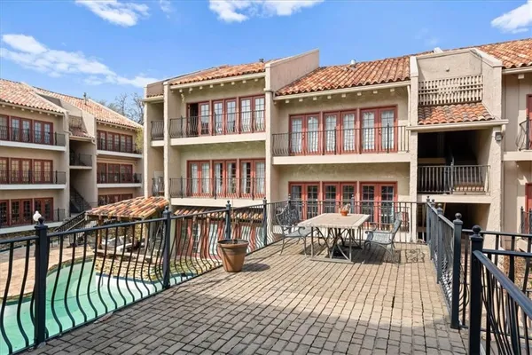 $215,000 | 1111 West 46th Street, Unit 22, Kansas City, MO 64112