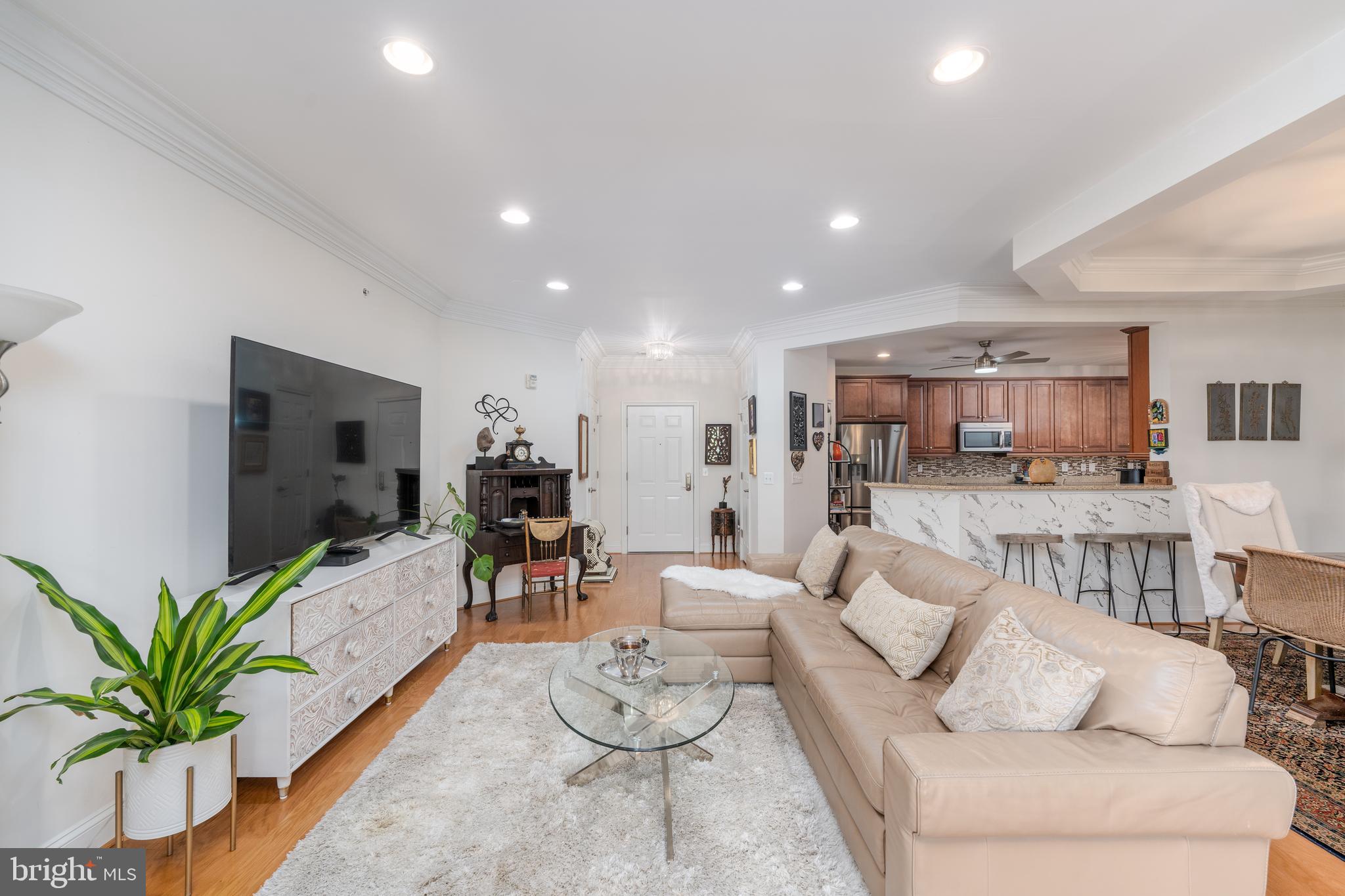 3100 Stone Cliff Drive, Unit 312 Baltimore, MD 21209 - Photo 9 of 29 Living Room