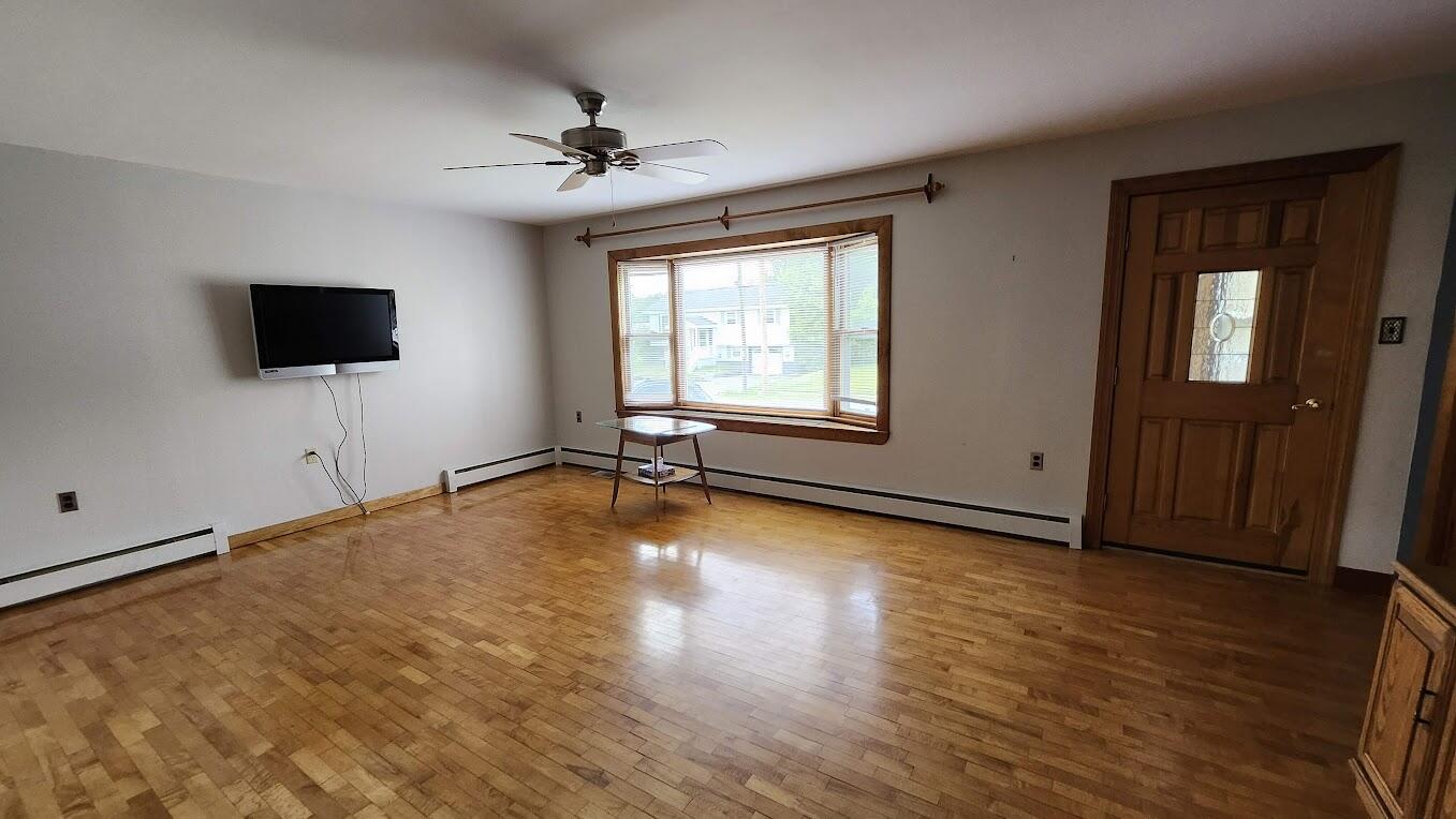 177 Ohio Street Millinocket, ME 04462 - Photo 7 of 26 Living Room