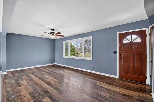 $440,000 | 23718 Rte 291, Harrisonville, MO 64701