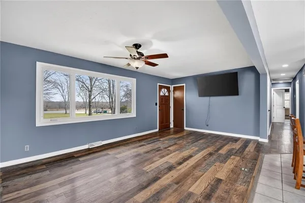 $440,000 | 23718 Rte 291, Harrisonville, MO 64701