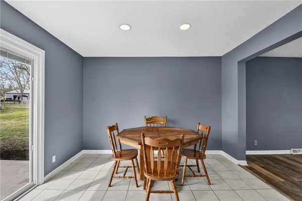 $440,000 | 23718 Rte 291, Harrisonville, MO 64701