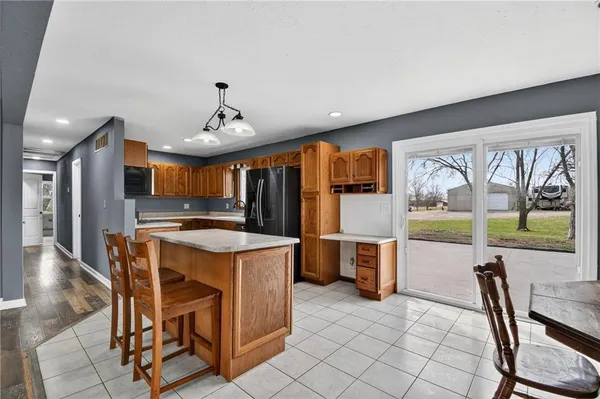 $440,000 | 23718 Rte 291, Harrisonville, MO 64701