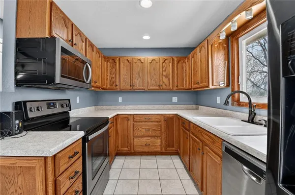 $440,000 | 23718 Rte 291, Harrisonville, MO 64701