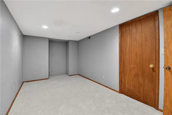 $440,000 | 23718 Rte 291, Harrisonville, MO 64701