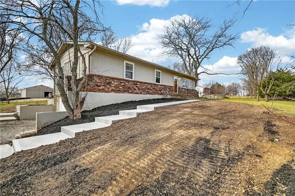 $440,000 | 23718 Rte 291, Harrisonville, MO 64701