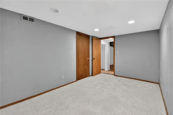 $440,000 | 23718 Rte 291, Harrisonville, MO 64701