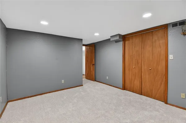 $440,000 | 23718 Rte 291, Harrisonville, MO 64701