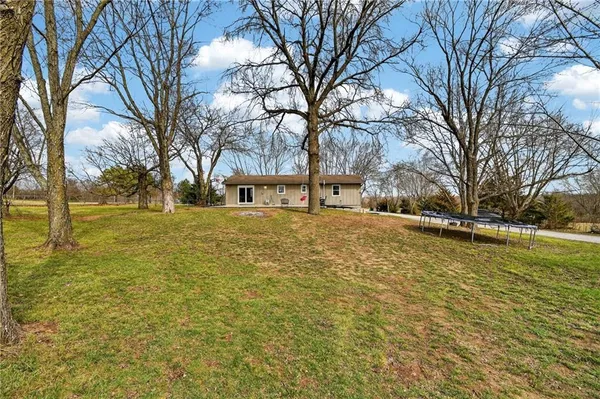 $440,000 | 23718 Rte 291, Harrisonville, MO 64701