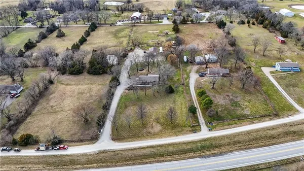 $440,000 | 23718 Rte 291, Harrisonville, MO 64701