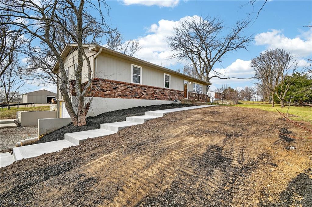 23718 Rte 291 Harrisonville, MO 64701 - Photo 5 of 44