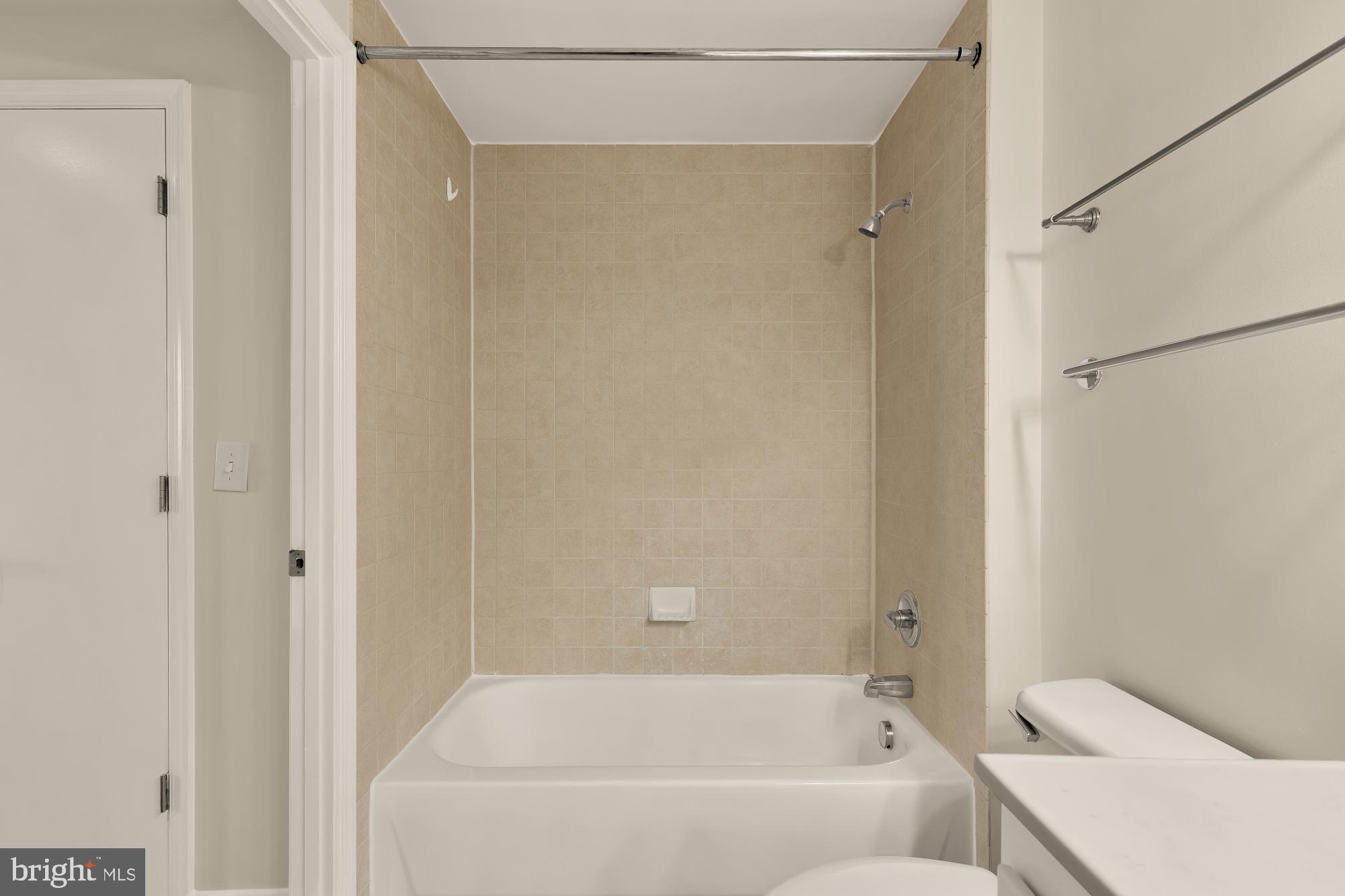 355 I Street Southwest, Unit 621 Washington, DC 20024 - Photo 26 of 34 Bathroom