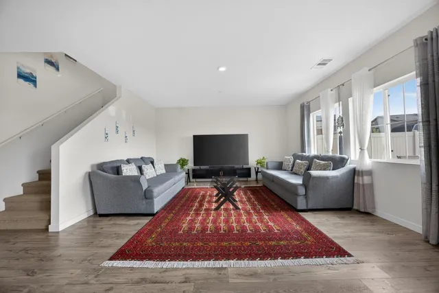 $725,000 | 7816 Dracut Drive, Elk Grove, CA 95758