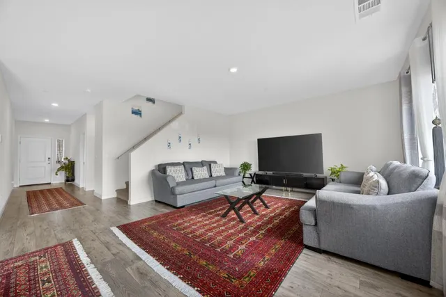 $725,000 | 7816 Dracut Drive, Elk Grove, CA 95758