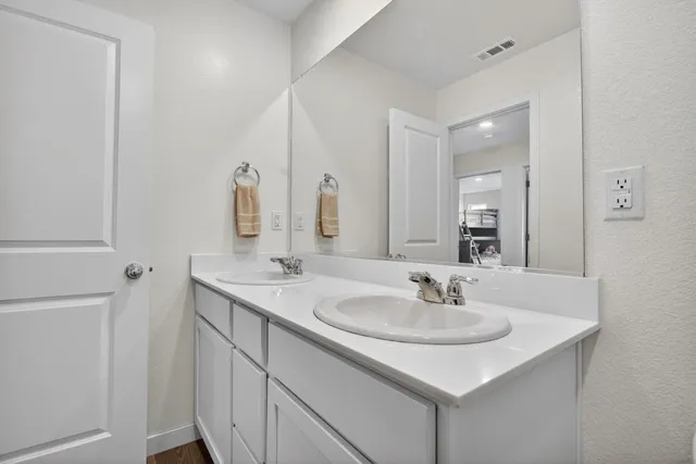 $725,000 | 7816 Dracut Drive, Elk Grove, CA 95758