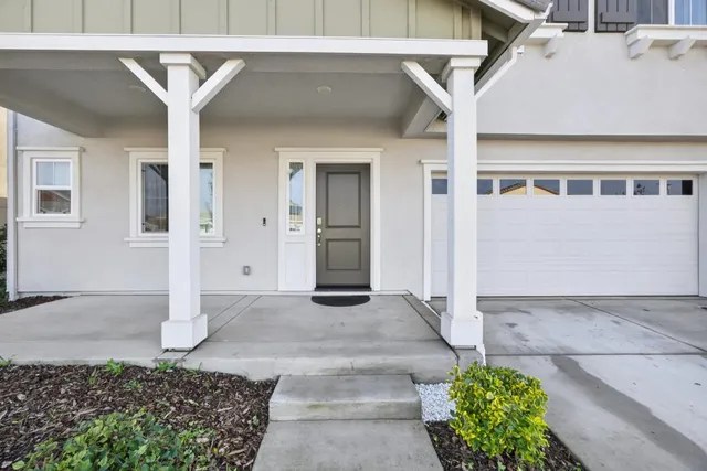 $725,000 | 7816 Dracut Drive, Elk Grove, CA 95758