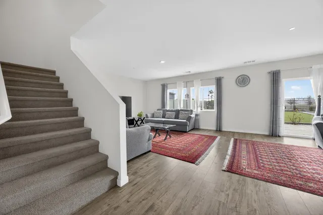 $725,000 | 7816 Dracut Drive, Elk Grove, CA 95758