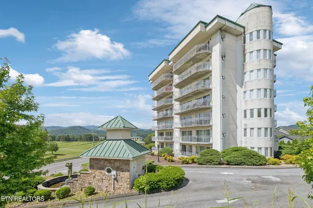 $429,900 | 503 Dollywood Lane, Unit 132, Pigeon Forge, TN 37863