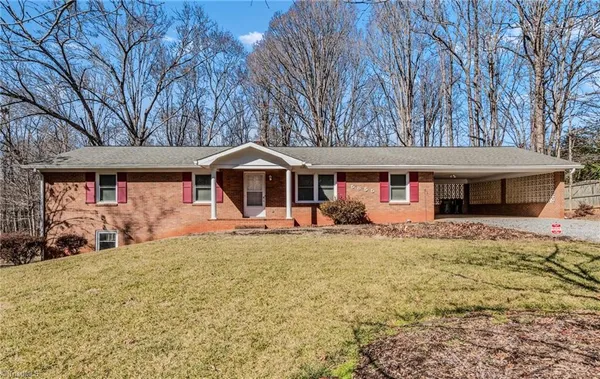 $340,000 | 5855 Woodsway Drive, Pfafftown, NC 27040