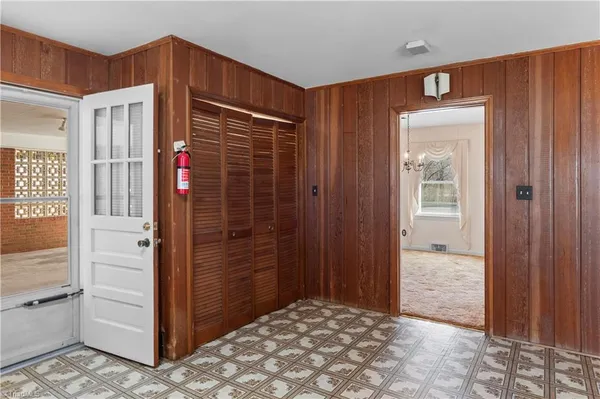 $340,000 | 5855 Woodsway Drive, Pfafftown, NC 27040