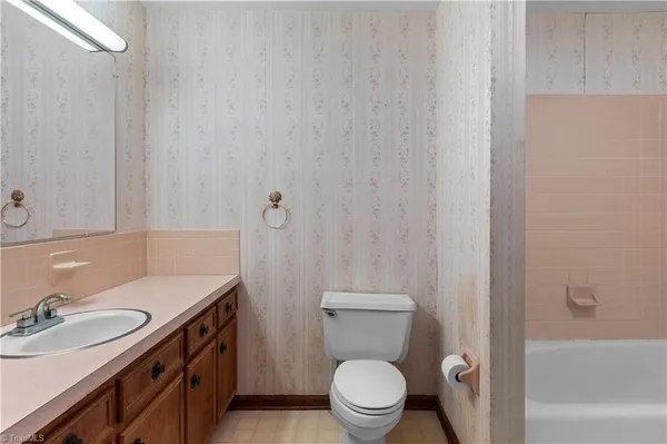 $340,000 | 5855 Woodsway Drive, Pfafftown, NC 27040