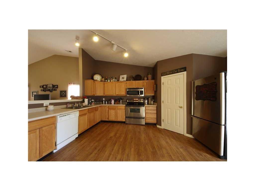 5846 Decatur Ridge Drive Indianapolis, IN 46221 - Photo 2 of 3