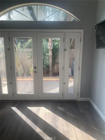 a view of empty room with window