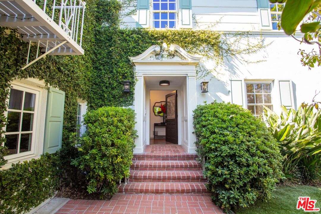 2055 Outpost Drive Los Angeles, CA 90068 - Photo 11 of 69