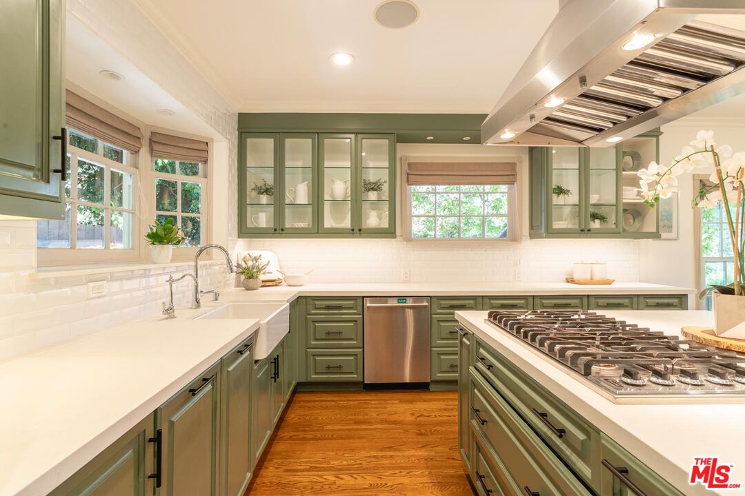 2055 Outpost Drive Los Angeles, CA 90068 - Photo 24 of 69