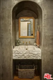 $11,985,000 | 1744 Reedvale Lane, Los Angeles, CA 90049